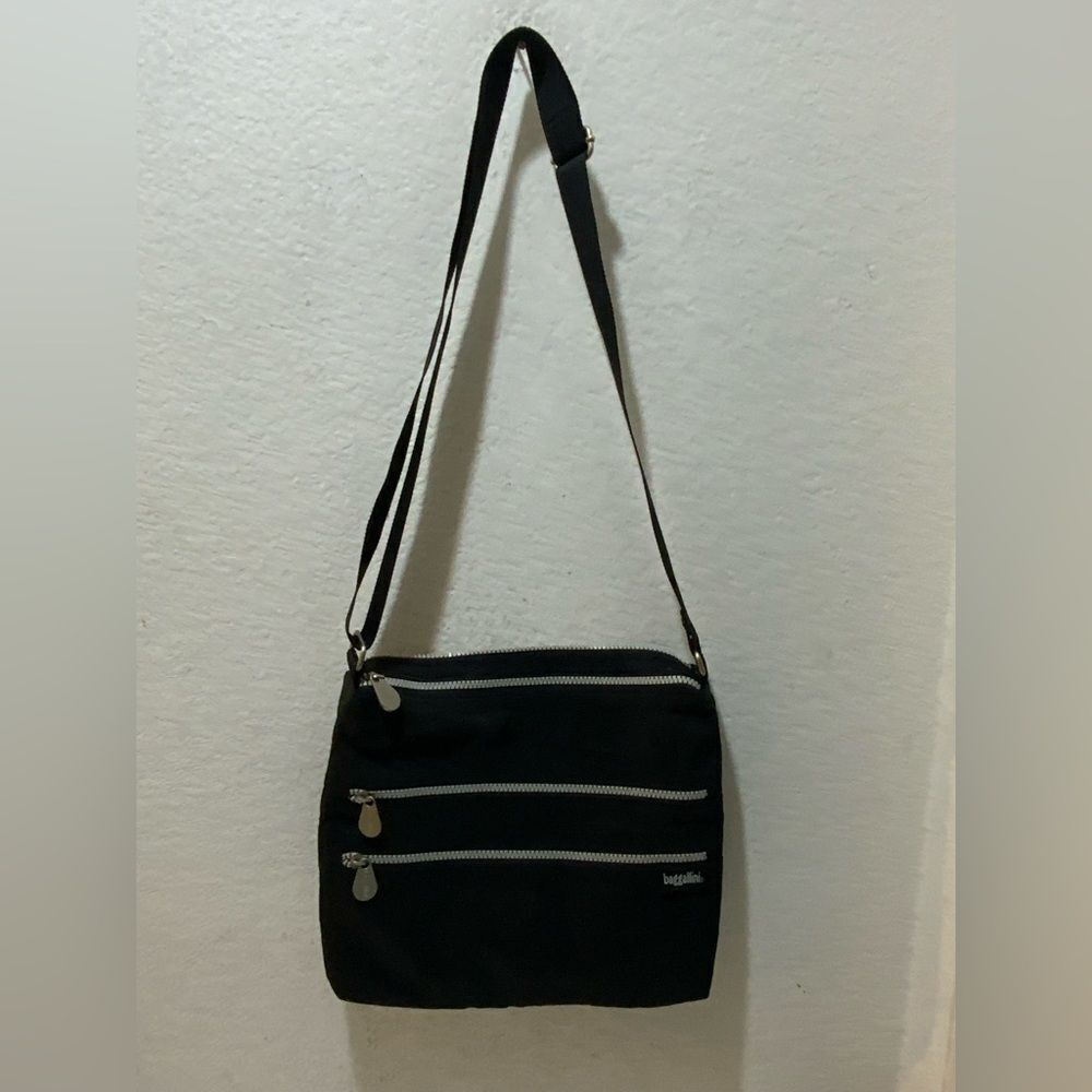 Baggallini Signature Crossbody Bag - Black Nylon w/ gray Lining - 3 Compartment